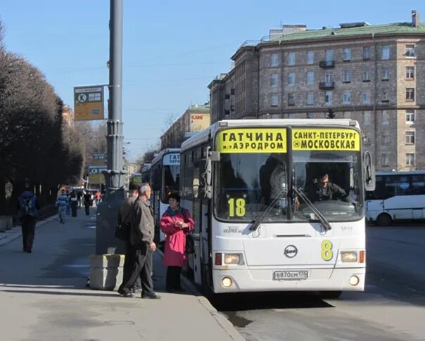 Какой автобус уехал. К 18 А автобус Гатчина. Автобусы транс Балт Гатчина. Автобус маршрут 18 Гатчина. К 100 автобус Гатчина.