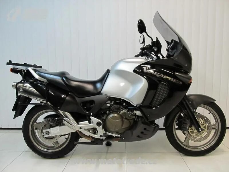 Мотоцикл хонда варадеро 1000. Honda xl1000v varadero. Honda xl 1000 varadero 2000. Varadero мотоцикл 1000. Honda varadero xl 1000.