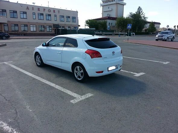 Киа сид 2011 1.6. Kia Pro Ceed 2011. Kia Ceed 2011 ДМКМ 17. Kia Ceed 2011. Кия СИД 2011 хэтчбек.