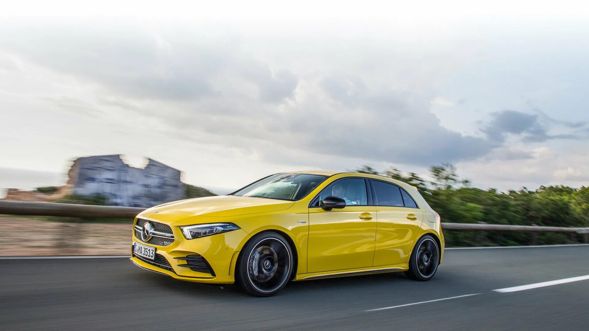 Мерседес а 35. Мерседес а 35. Мерседес а35 амг седан. Mercedes a35 amg. Мерседес а35 амг хэтчбек.