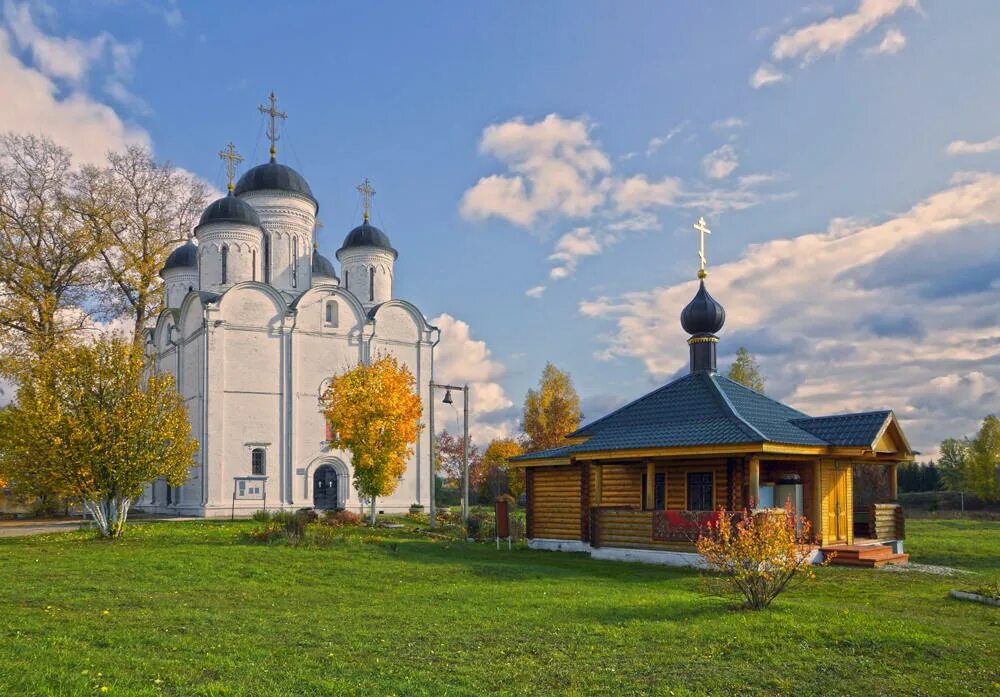 храм архангела михаила михайловская слобода раменский район. архангельское усадьба церковь. единоверческая церковь михайловская слобода. собор архангела михаила в микулино. храм паисия великого михайловская слобода.