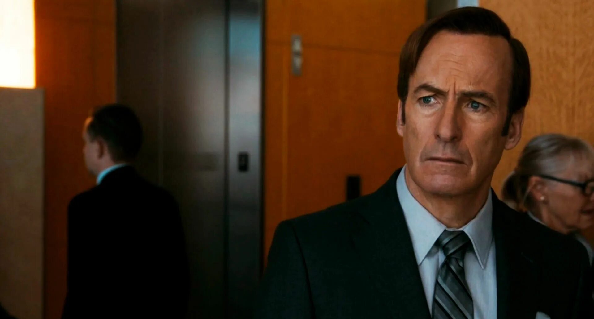 Лучше звоните со. Лучше звоните со. Боб оденкирк 2022. Bob odenkirk better call saul. Лучше звоните со.