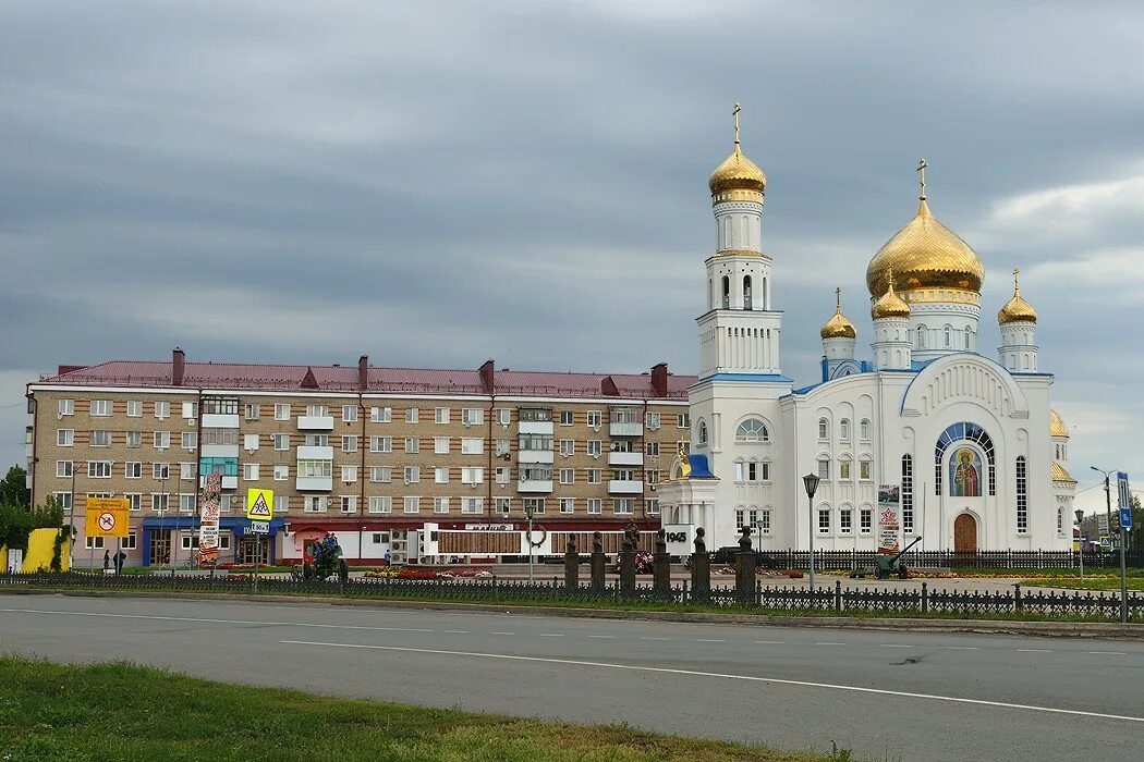 Волгоградская область краснослободский район. Краснослободск Мордовия. Город Краснослободск Республика Мордовия. Дворец культуры Краснослободск Мордовия. Успенский монастырь (Краснослободск).