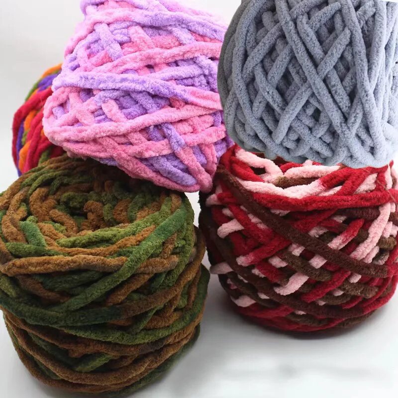 Современные нитки. Пряжа для вязания. Нитки для вязания шарфов. Вязаные нитки. Разноцветная пряжа для вязания.