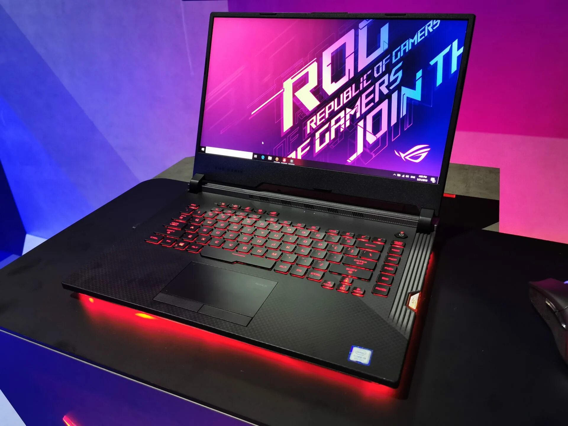 Asus rog strix scar купить. ASUS ROG Strix ноутбук. ASUS ROG Strix g15. Ноутбук ASUS ROG Strix g. ASUS ROG Strix g513.