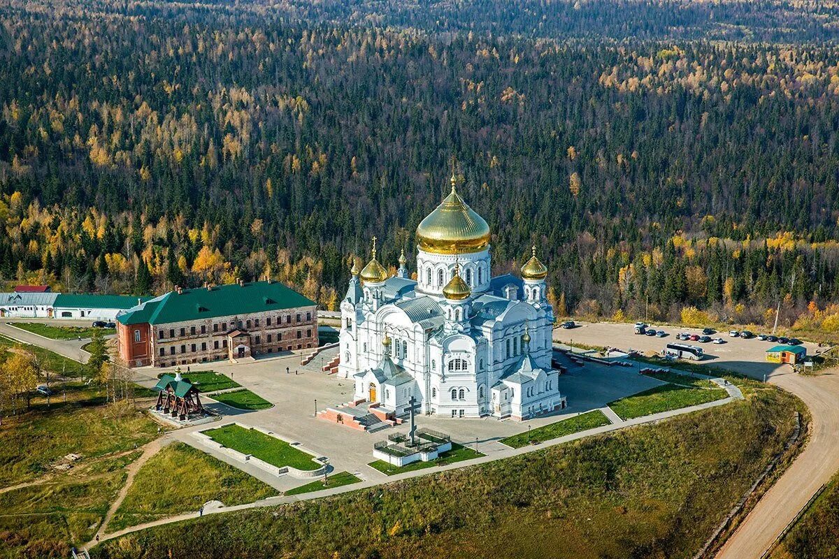 Белогорский монастырь Пермский край. Белогорский Николаевский монастырь Пермский край. Белогорье мужской монастырь Пермский край. Уральский Афон Белогорский монастырь.