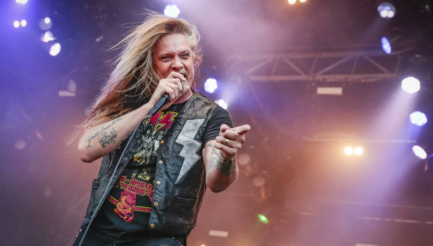 Себастьян бах лучшее. Sebastian bach. себастьян бах 2025. skid row себастиан. себастьян бах скид роу.