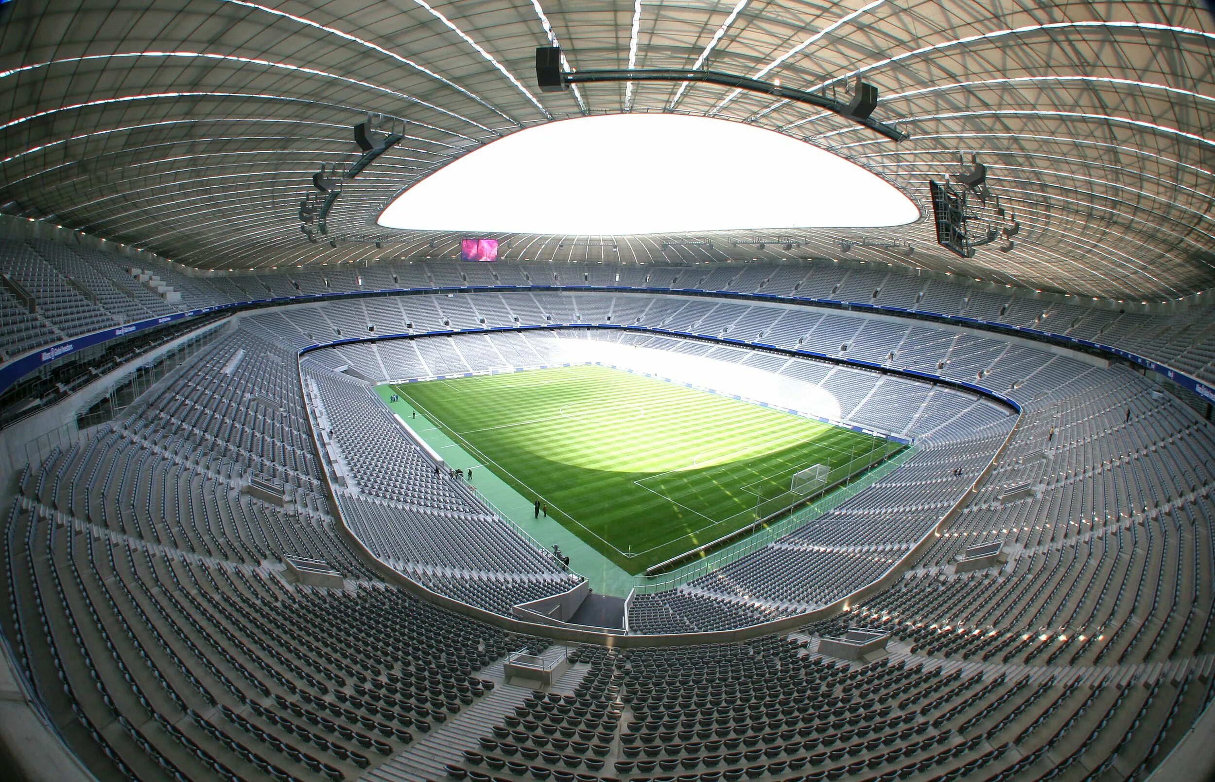 Стадион Альянц Арена. Альянц Арена Мюнхен. Стадион Альянц Мюнхен. 3. Футбольный стадион «Альянц Арена» в Мюнхене.