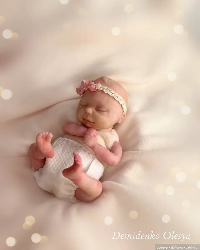 Девочка малышка. Пухлыинки ребенка. Спящие малыши. Красивые малыши. Ребенок машет.