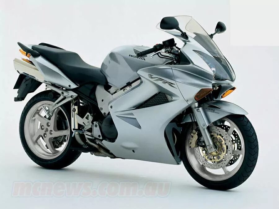 Мотоцикл honda 800. Honda vfr800f. Honda VFR 800. Мотоцикл Honda VFR 800. Honda VFR 800 Fi Interceptor.