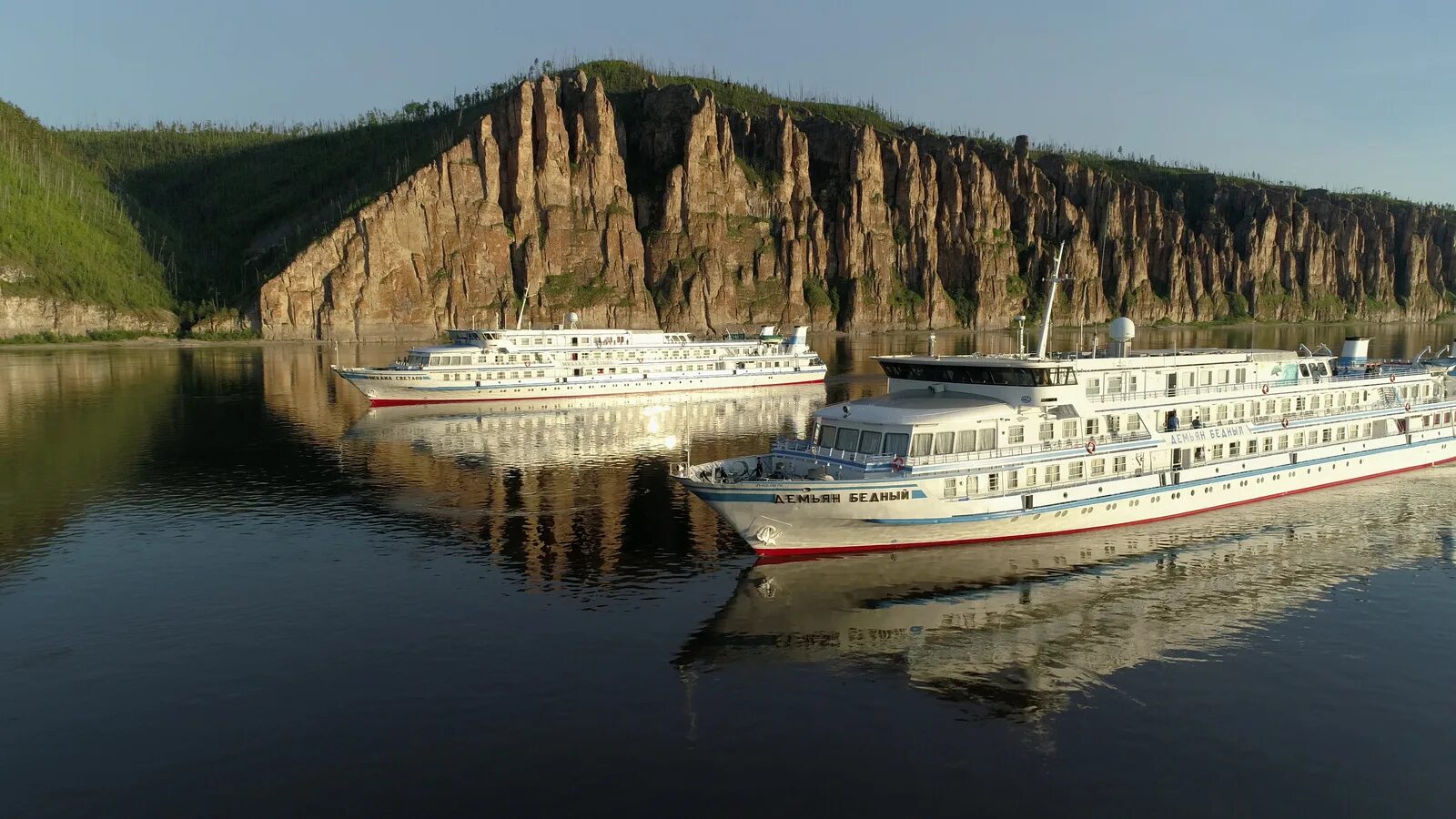 На теплоходе по лене. Ленские столбы теплоход Якутск.