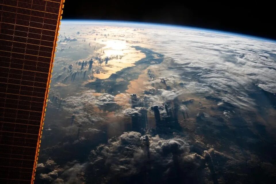 File:ISS-63 Persian Gulf at night.jpg - Wikipedia
