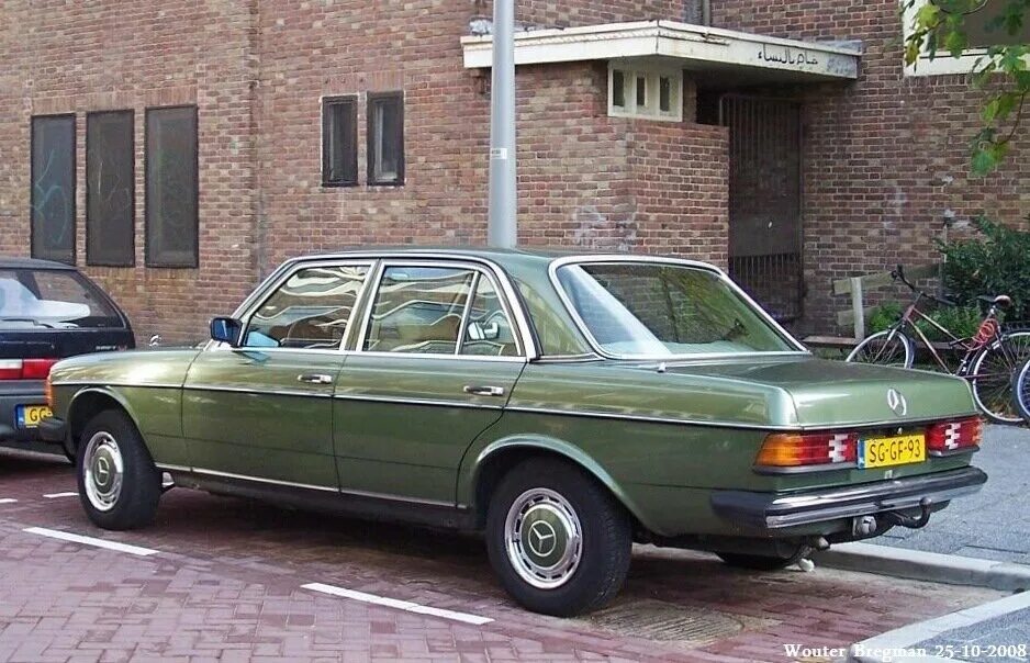 Mercedes 300. Мерседес 123 300d. Mercedes-benz w123 1982. Mercedes w123. Мерседес 300d w123.