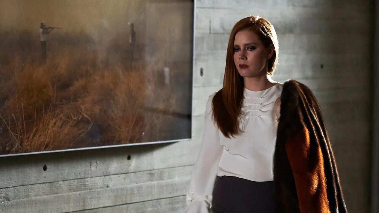 Под покровом ночи содержание. Под покровом ночи (2016). Под покровом ночи постер. Джейк джилленхол под покровом ночи. Эми адамс под покровом ночи.