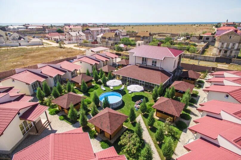 Заозерное евпатория отзывы. Пгт заозерное крым. крым евпатория пос заозерное. посёлок заозёрное евпатория. заозерное евпатория 2025.