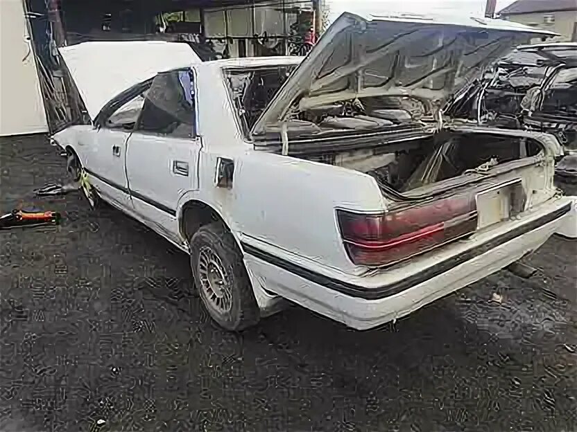 Краун разбор. Toyota crown 131. тойота кроун 131 кузов. сабвуфер toyota crown 131. тойота краун gs 131 битый.
