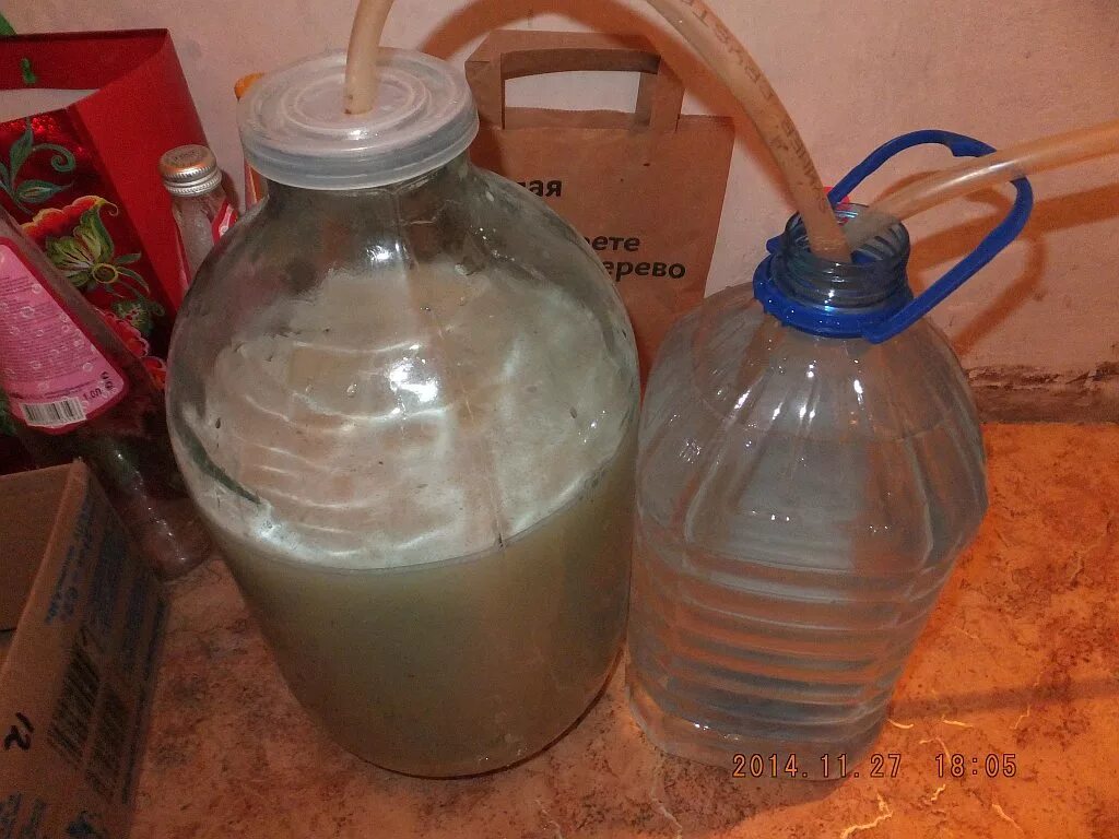 емкость для сбраживания вина. фляга для браги. пищевая пластиковая ёмкость для браги. замешивание браги. бражка для самогона.