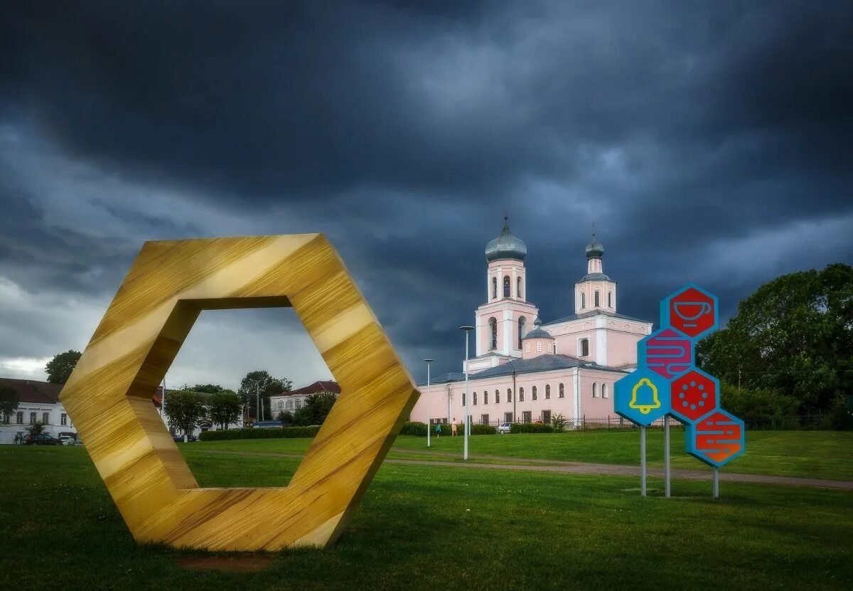 Г Валдай Новгородской области. Город Валдай достопримечательности. Валдай центр города. Г Валдай достопримечательности. Валдай население