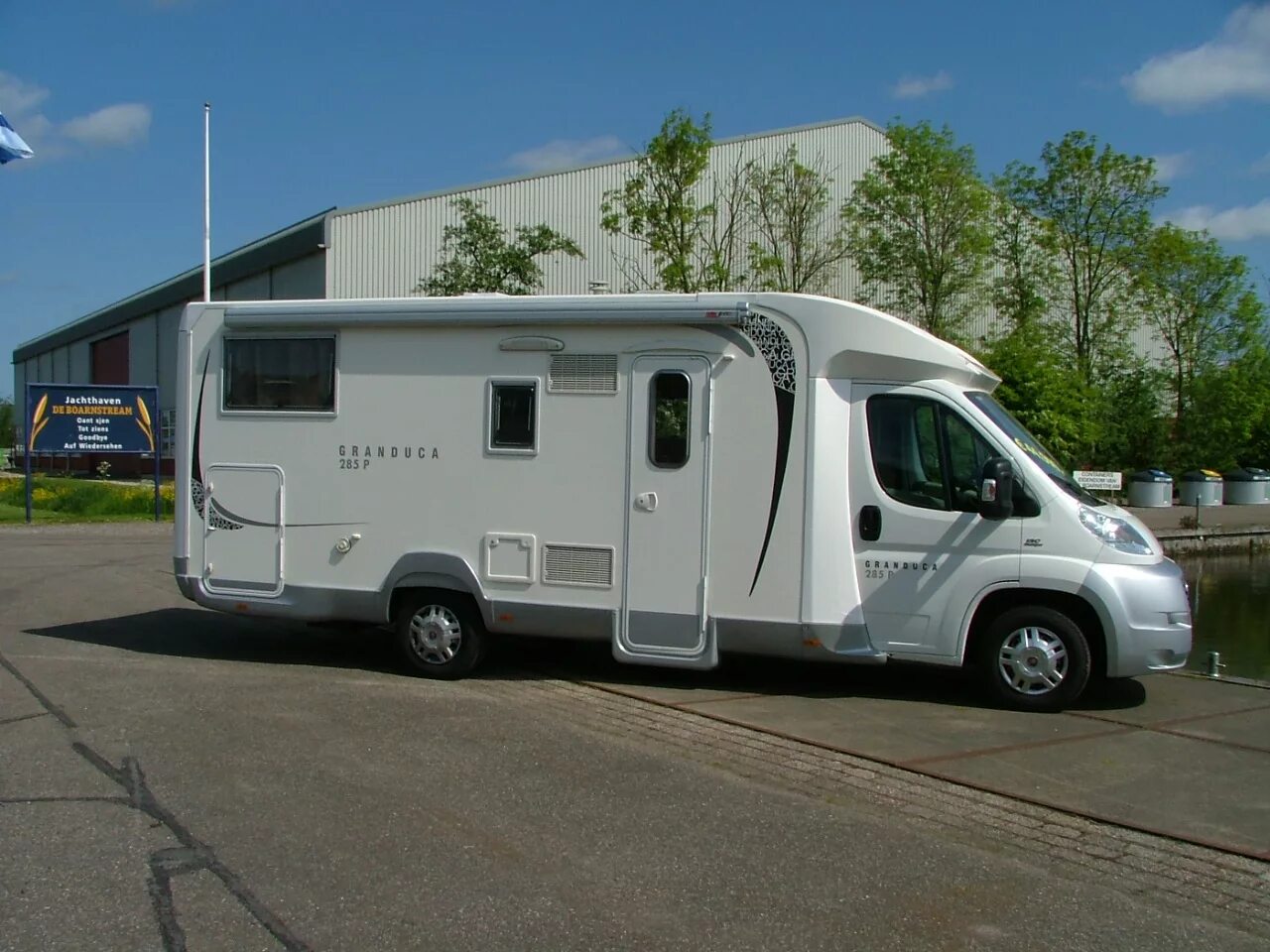 285 tl. П Кампер. Cartago Camper. Campers buy USA.