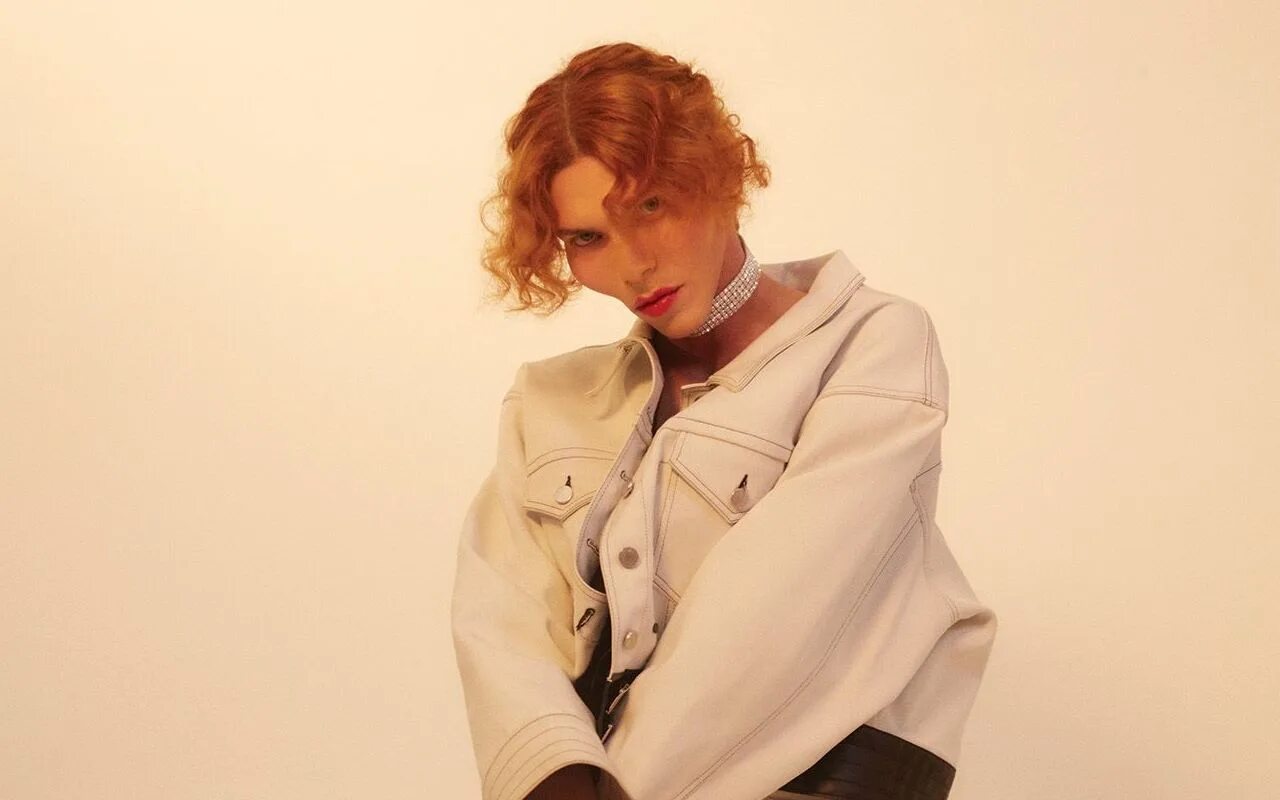 Sophie xeon. Шотландская певица софи. Sophie xeon. Sophie певица трансгендер. Софи исполнительница.