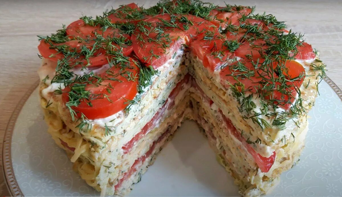 Лучшие рецепты с фото. Кабачковый торт. Кабачковый закусочный торт. Кабачковый торт с помидорами. Торт из кабачков с помидорами и чесноком.