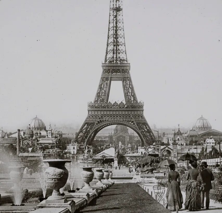 Эйфелева башня 1889. Эйфелева башня 1889 г. всемирная выставка эйфелева башня 1889. эйфелева башня 19 век.