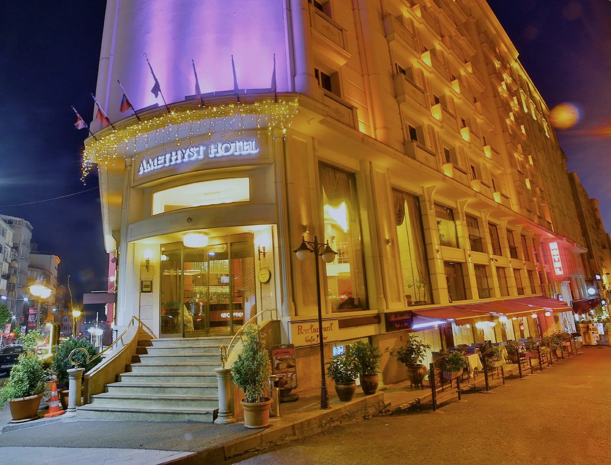 Сайт отелей стамбула. Отели в Лалели Стамбул. Отель Дельта Стамбул. Hotels Laleli 4 Стамбул. Гостиница Amethyst Hotel Laleli Istanbul.