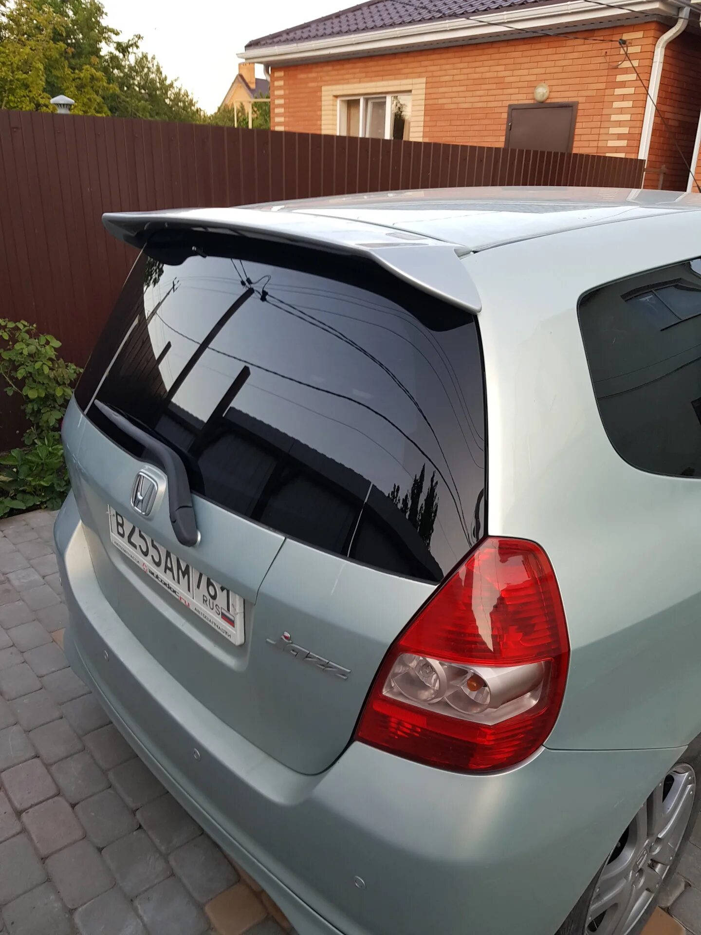 Спойлер задней крышки багажника. Спойлер задней крышки багажника. Lacetti хэтчбек spoiler. Форд мондео 3 спойлер багажника. Kia ceed 2022 спойлер.