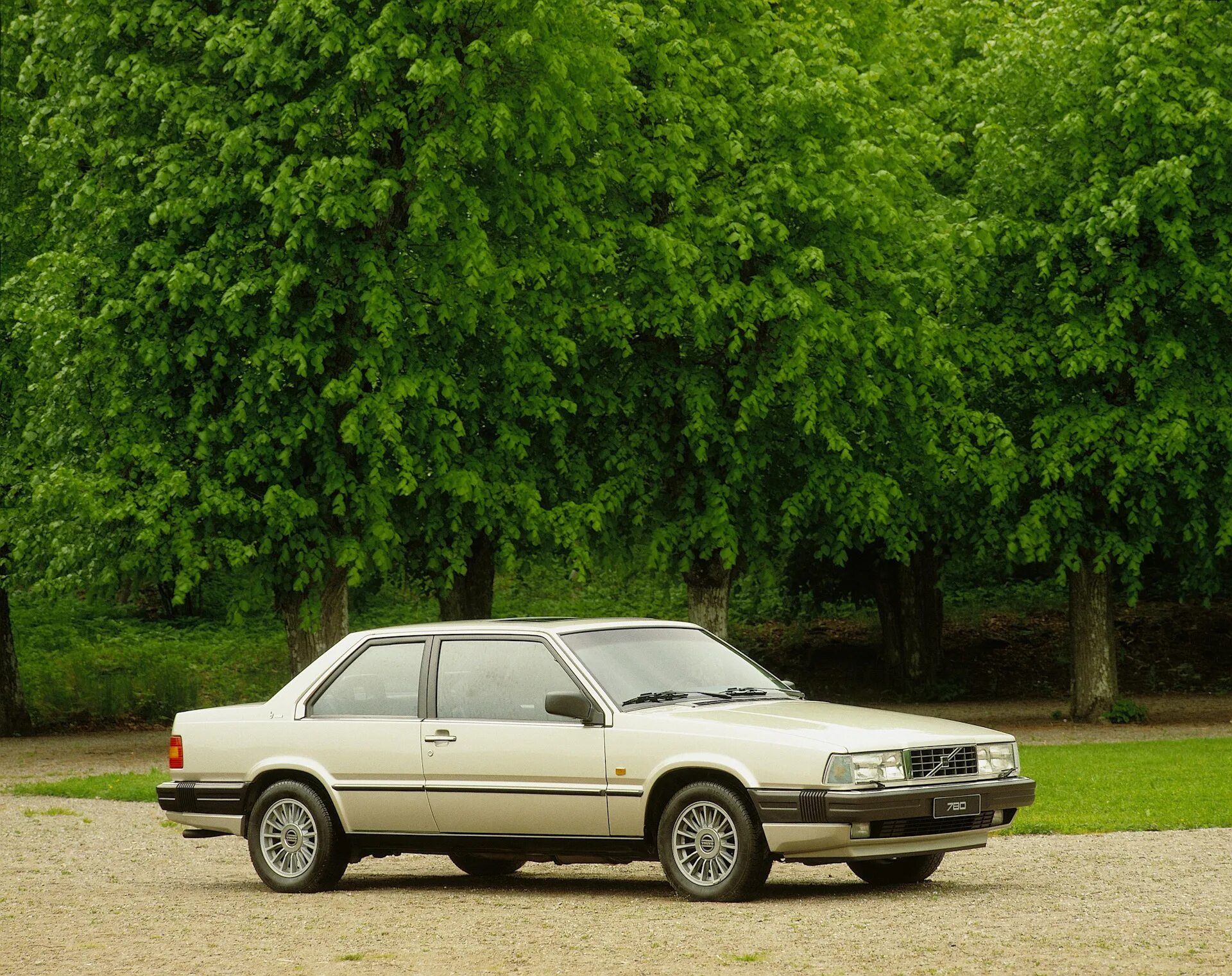 Volvo 780 купе. Вольво 1985. Вольво 780 фото. Вольво модели. Вольво 780 фото.