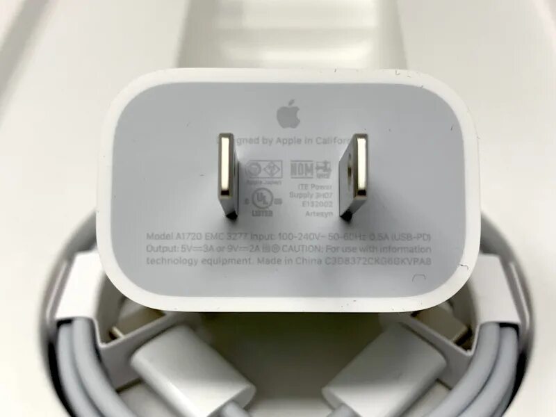 Apple 18w USB-C Power Adapter. Блок зарядки Apple 18 w. Адаптер питания Apple айфон 11. Apple Charger 18w. Зарядка для айфон про макс оригинал