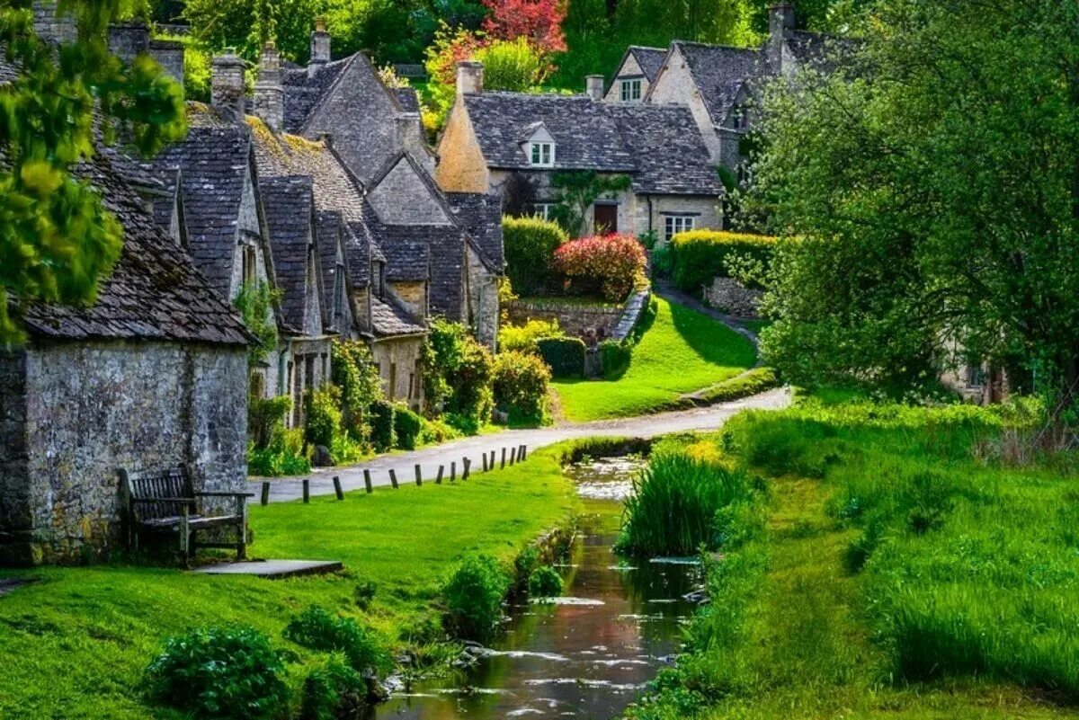 English village. Байбери английская деревня. Бебери деревня в Англии. Бибури, Великобритания. Деревня Бибури (Bibury).