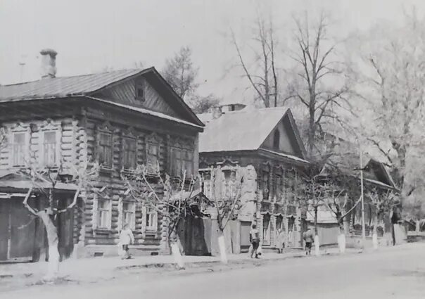 Улица азина можга. Янаул старые фотографии. старые фото улицы азина в екатеринбурге. деревянные дома на улице.азина 19 в кирове фото. азина 33 чайковский история фото.