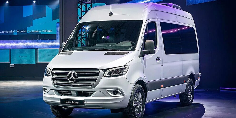 Фольксваген крафтер пассажирский. Mercedes-benz minivan 2016. Мерседес бенц спринтер 8 местный. Hyundai h1 1 поколение. Hyundai h1 2015.