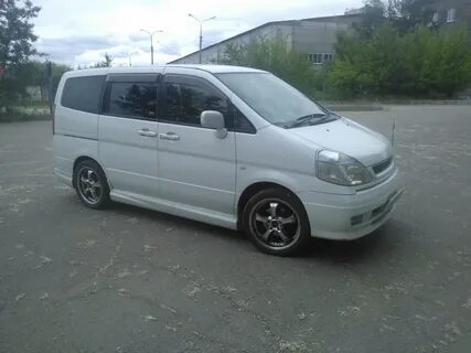Nissan serena 24