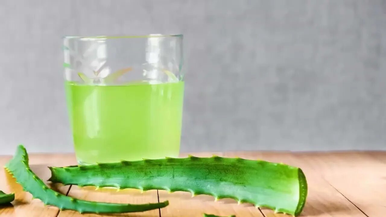 Aloe vera juice напиток. Сок алоэ для лица. Сок алоэ 5 букв. Алоэ сок фл 100мл. Сок алоэ.