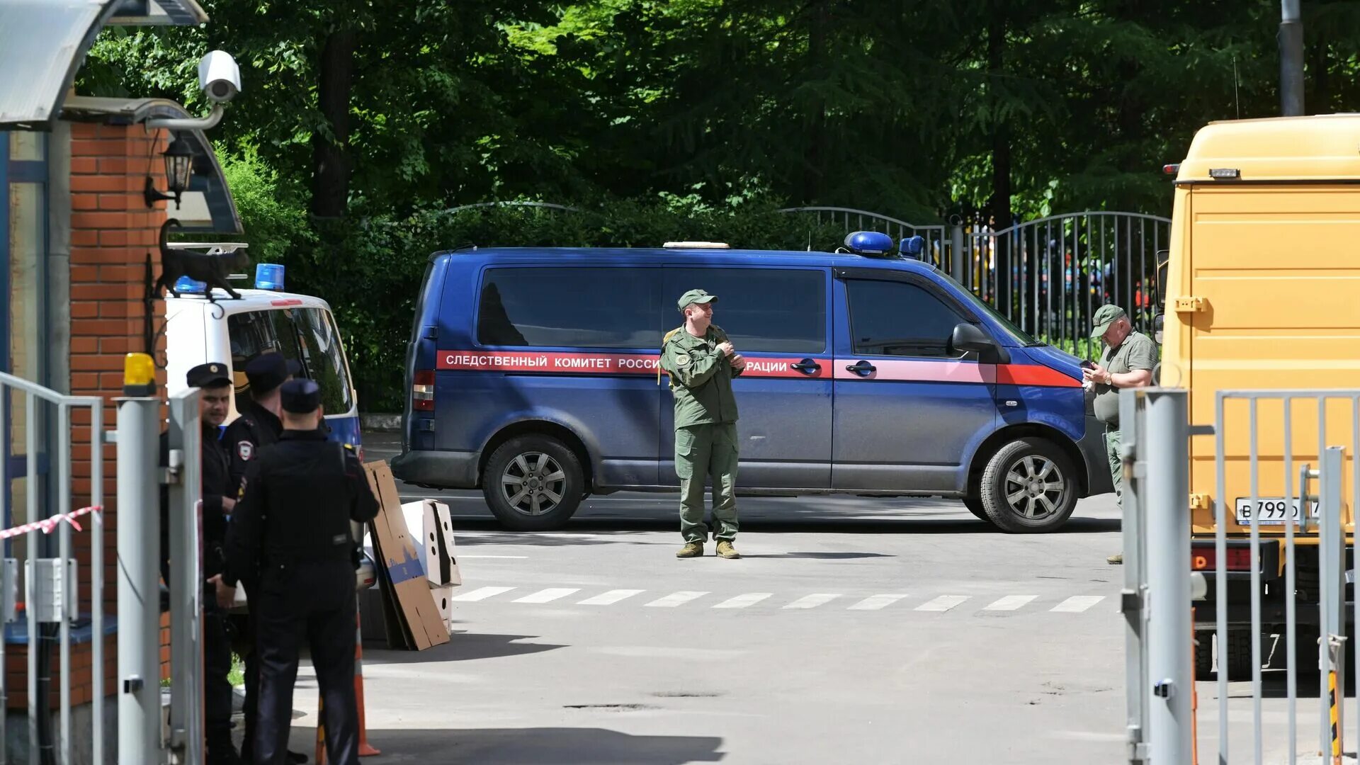 Следственный комитет фото. Машина прокуратуры. Военная прокуратура машины. Полицейский Москва. Теракт в москве 22 03.2024