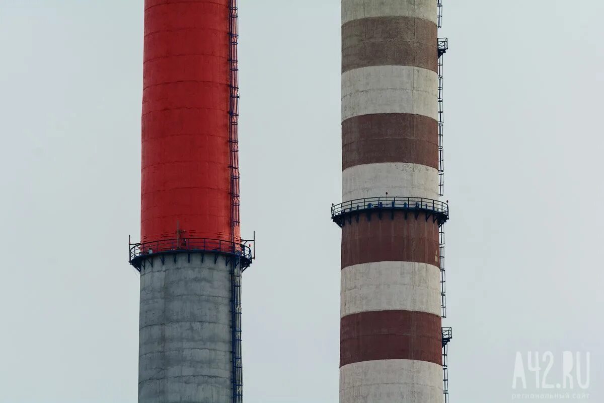 Высокие трубы. Кемеровская ГРЭС дымовая труба. Кемеровская ГРЭС высота труб. 180 Метровая дымовая труба. Высокие дымовые трубы.