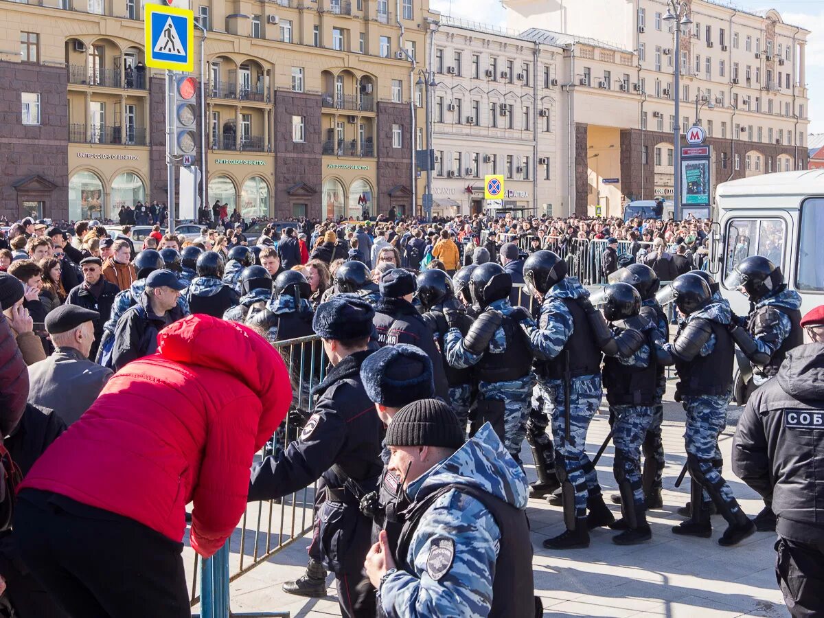 Несанкционированный ми. Несанкционированный митинг. Стихийный митинг. Массовые мероприятия полиция. Дата митингов