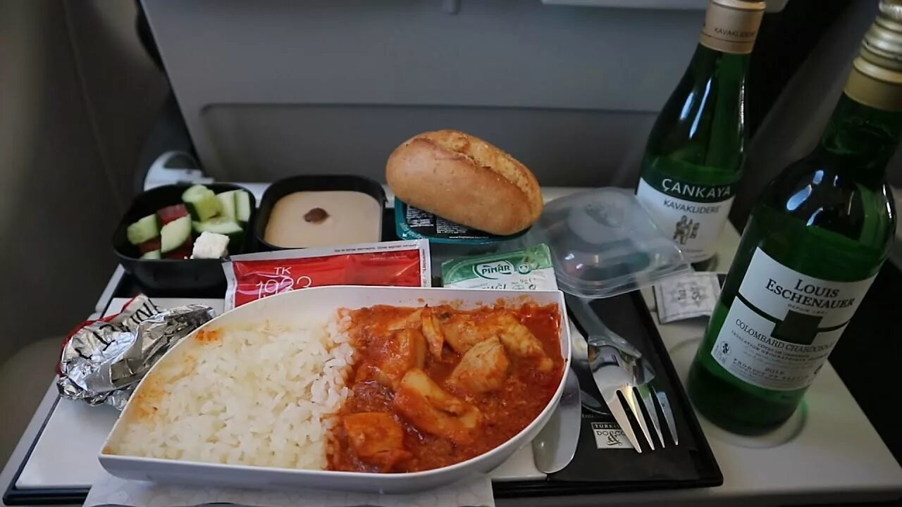 Кормят ли в самолете в турцию. Кошерное питание Turkish Airlines. Туркиш Эйрлайнс питание на борту. Кошерное питание Туркиш Эйрлайнс. Еда в самолете Туркиш Эйрлайнс.
