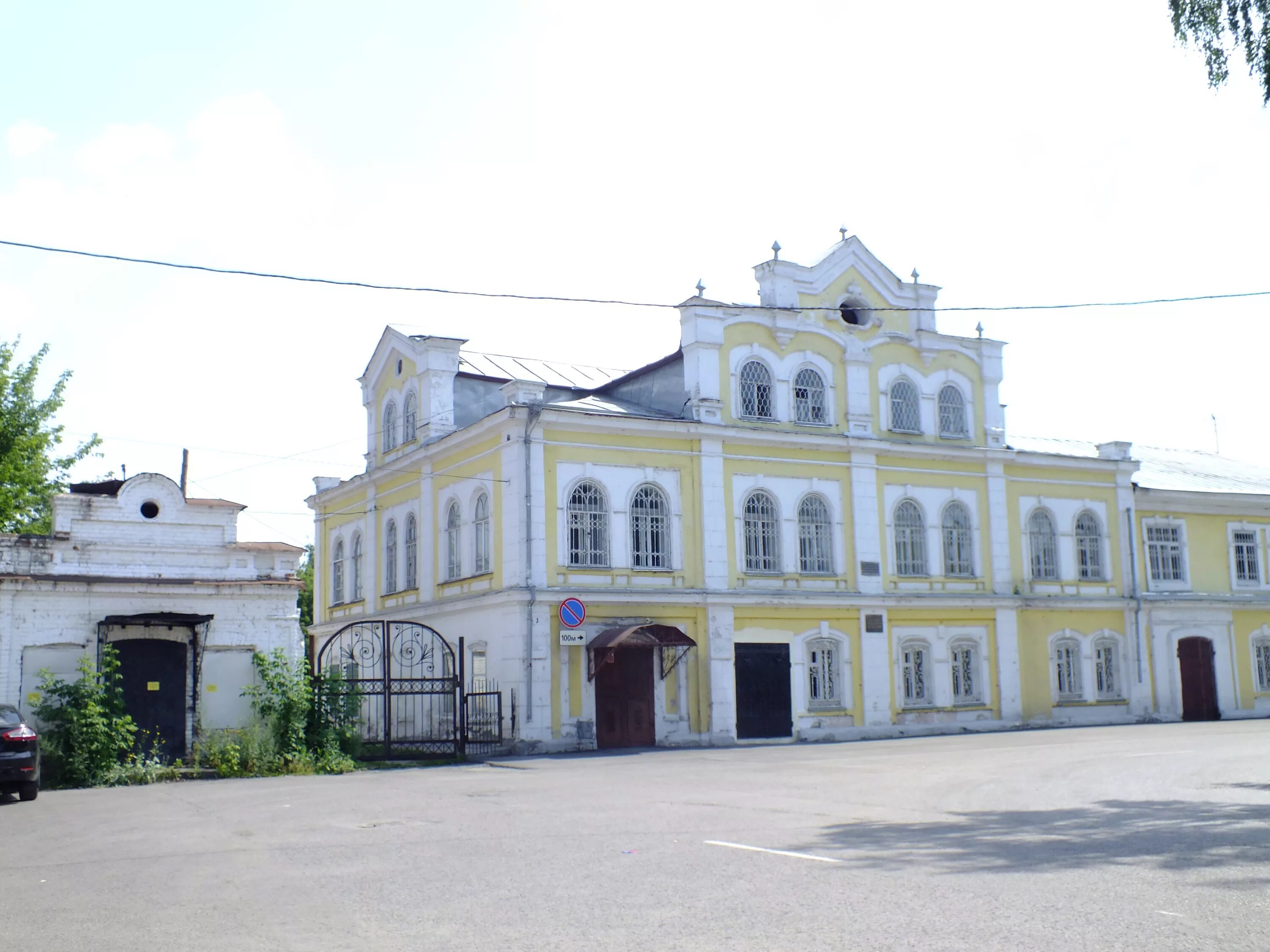 Дом сычева. Бийск ул. Дом купца п. Особняк купца сычева бийск. Особняк купца сычева бийск.