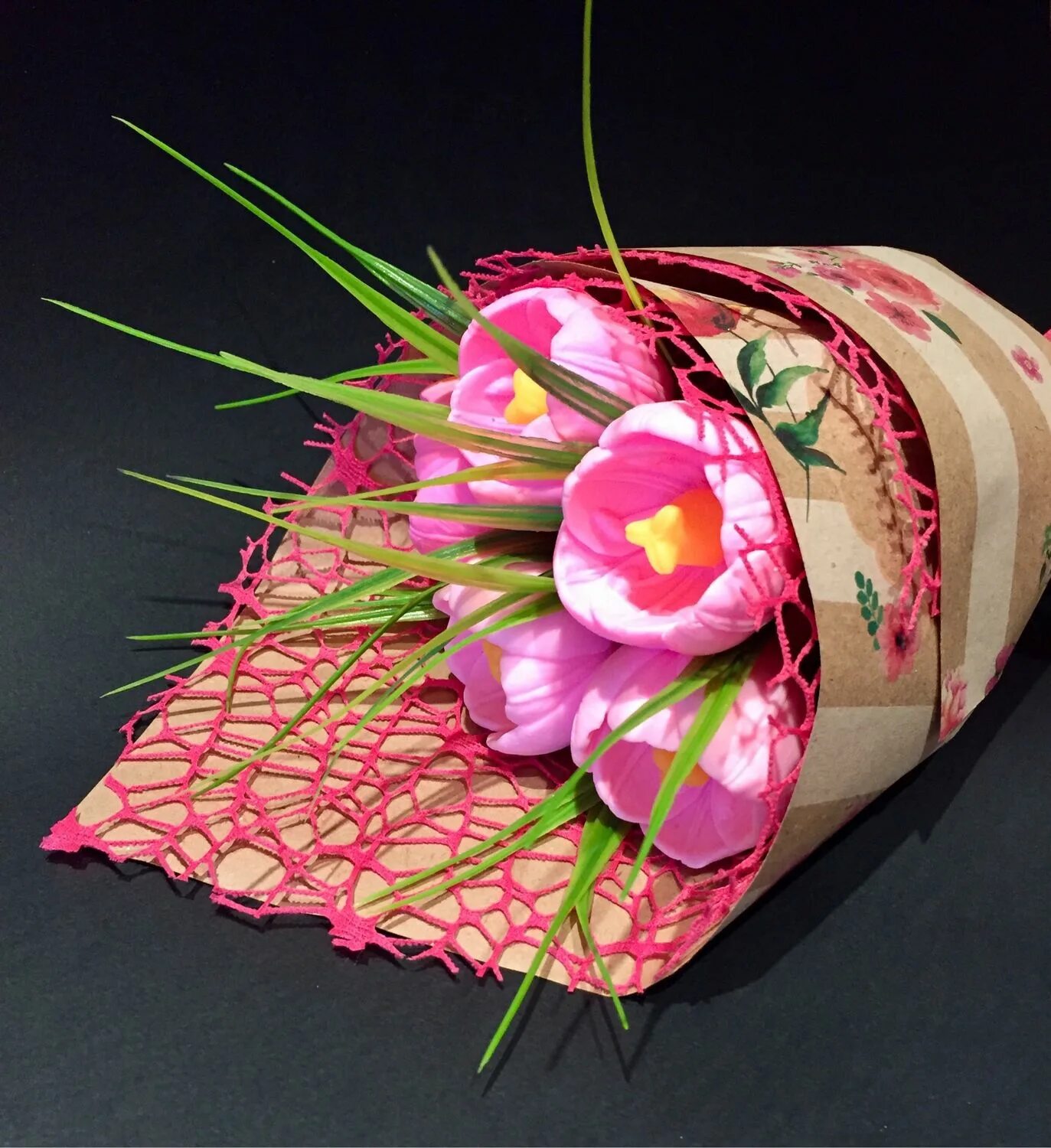 Букет из мыльных роз. Необычная упаковка букета. Упаковка букетов из мыла. Мыльные розы. Как упаковать мыльный букет.