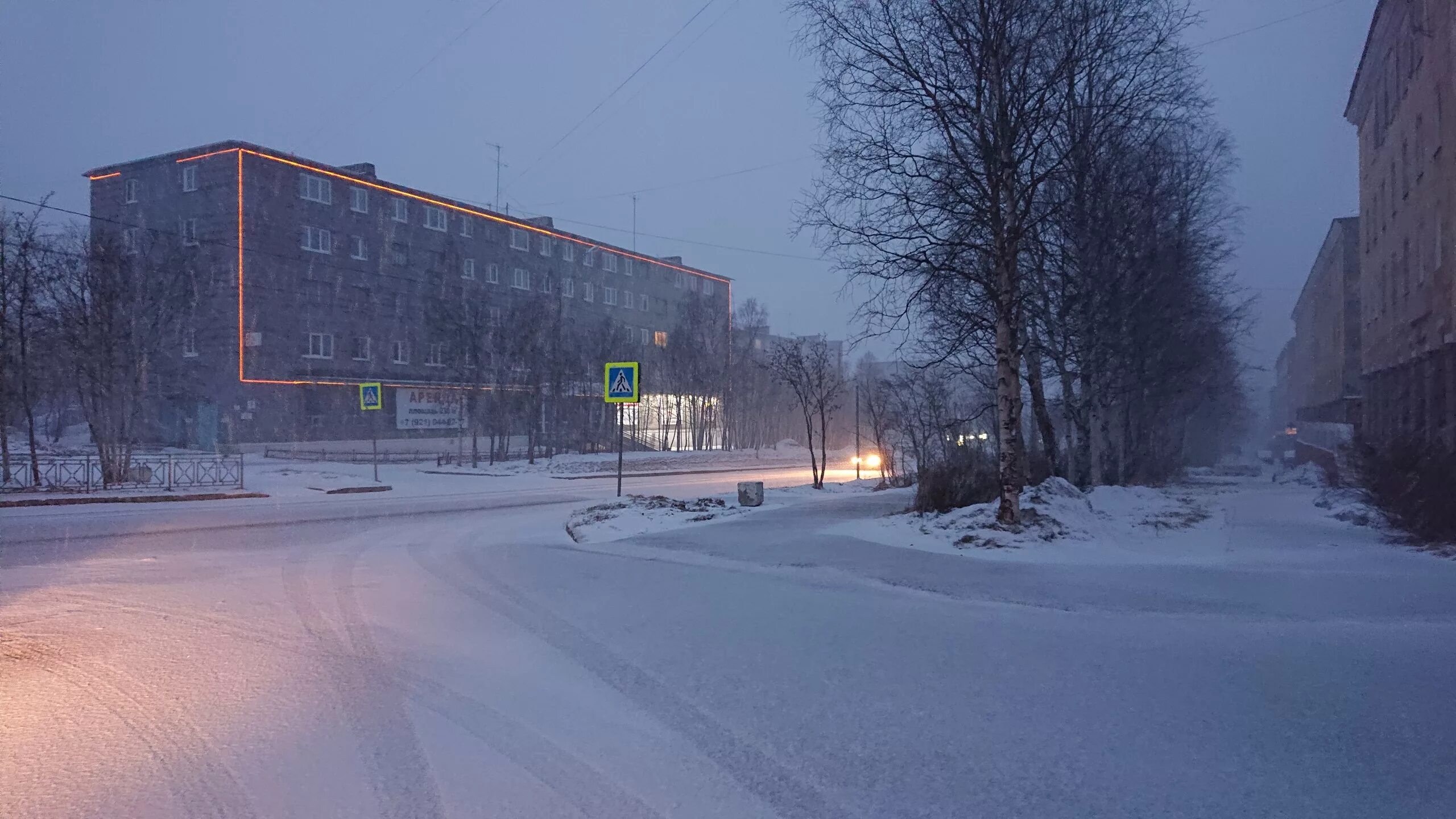 Погода в апатиты на неделю сайте. Апатиты город Мурманская область. Улицы города Кировск Мурманская зимой. Сугробы в городе Кировск Мурманской области. Апатиты Мурманск зимой.