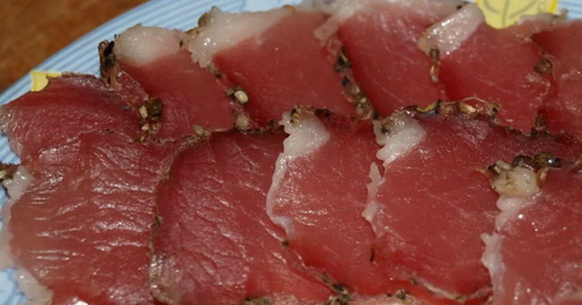 белорусская полендвица. сыровяленая паленгвица. полендвица соленая. колбаса полендвица белорусская. колбаса полендвица белорусская.