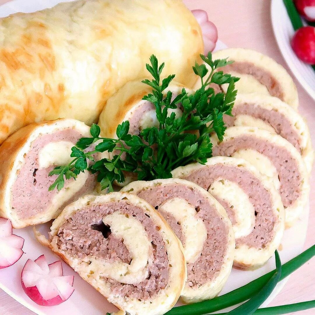 Рецепт рулета из свинины. Рулет Балти. Мясные рулеты «Сливовая Долина». Свиной рулет. Мясной рулет в духовке.