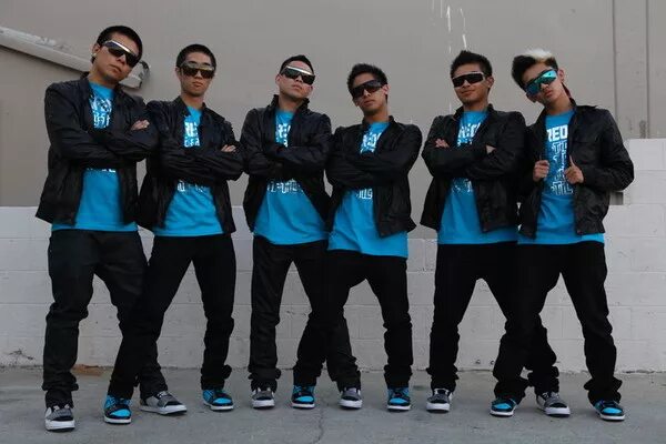 10 см группа. Poreotics состав группы. Matt Nguyen Poreotics.