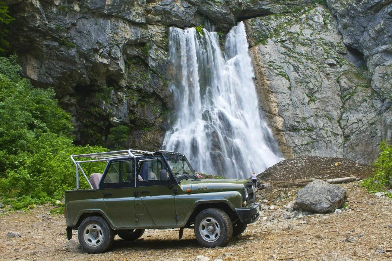 Абхазия джиппинг рица. Джиппинг северная осетия. Джип тур сочи каньон псахо. Уаз 3159 джиппинг. Джиппинг на озеро рица.
