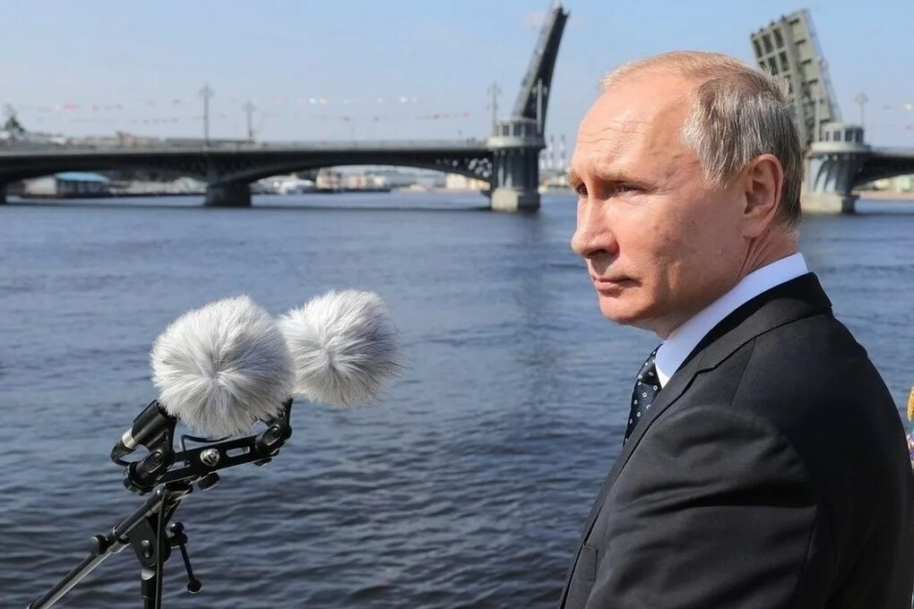 Путин на отлично оценил Главный военно-морской парад в Санкт-Петербурге