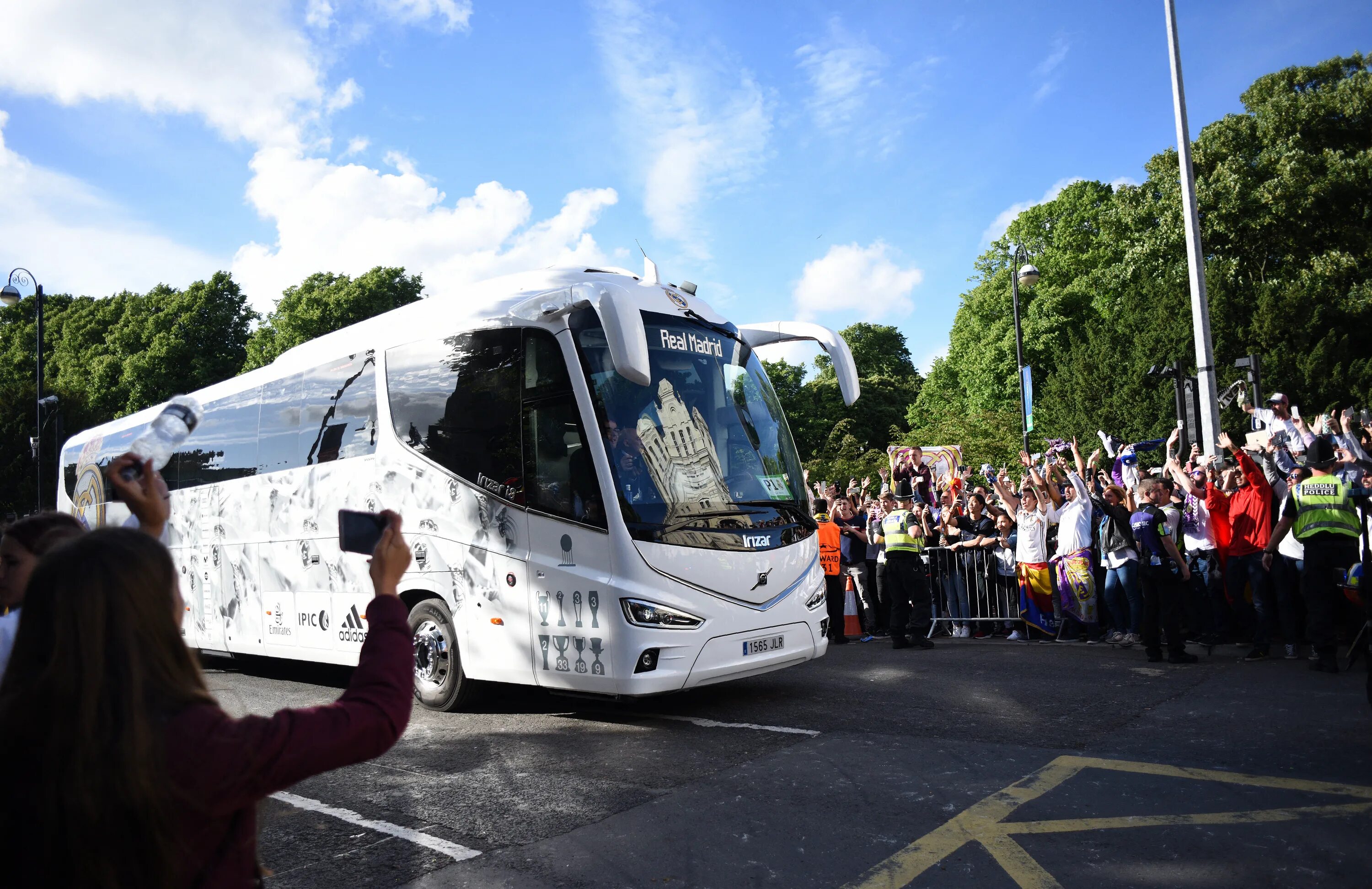 Bus arrive