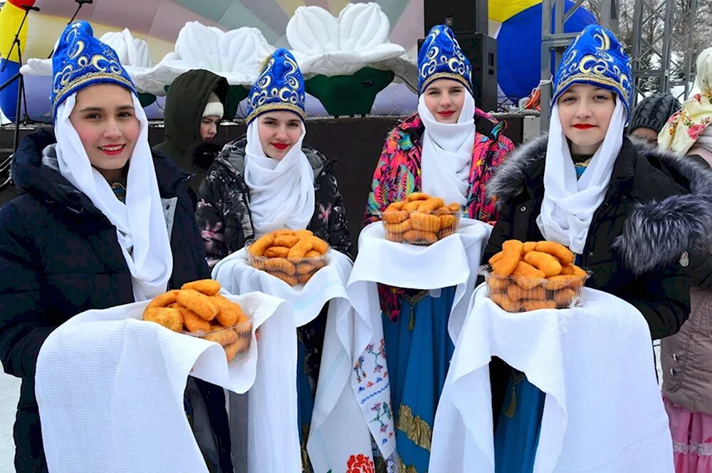 Навруз информация. Татарский праздник навруз байрам. науруз праздник татарского. весенний татарский праздник. весенний праздник народов татарстана.