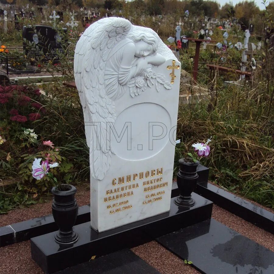 белый памятник на могилку. белый памятник на могилу. белый памятник на могилу. коелгамрамор памятники. мрамор коелга памятники.